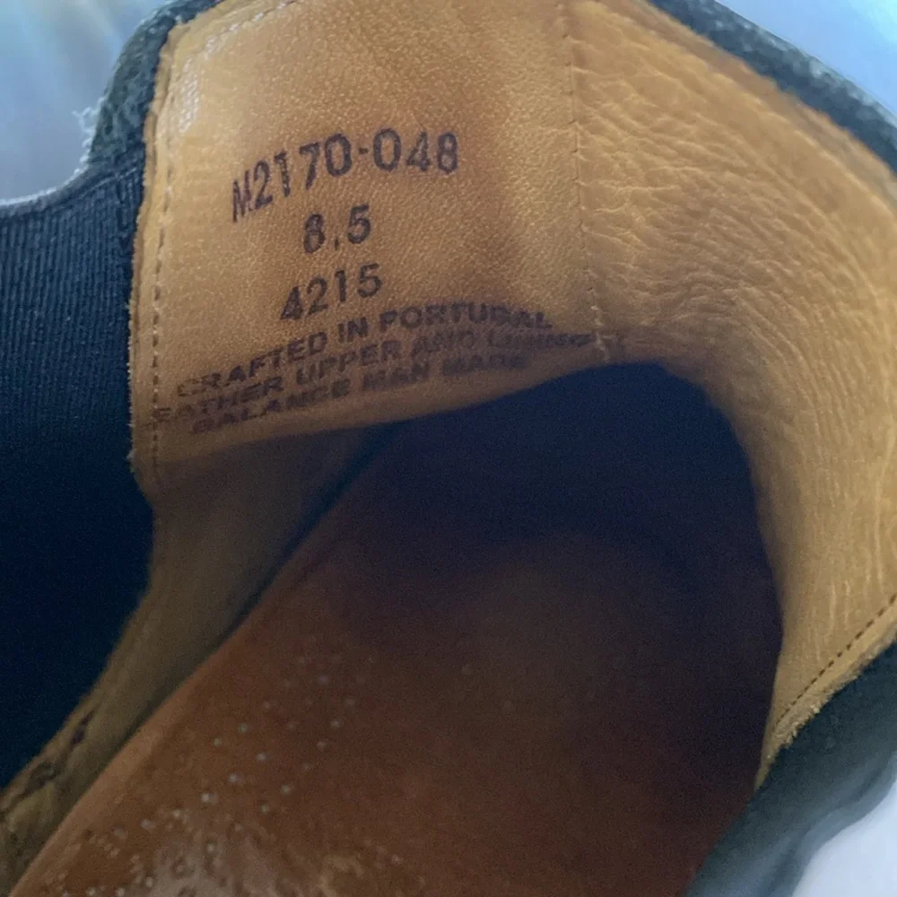 Samuel Hubbard Men's Black Leather Chelsea Boots with Brown Trim Size 8.5